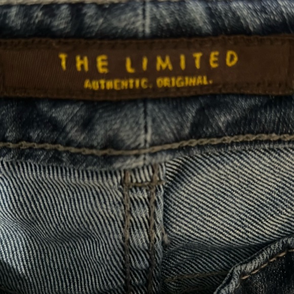 The limited Size 6 boot cut blue jeans Measurements in photos - Picture 8 of 12